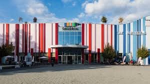 Obchodné centrum Galéria Lučenec - uprataný obchodný priestor